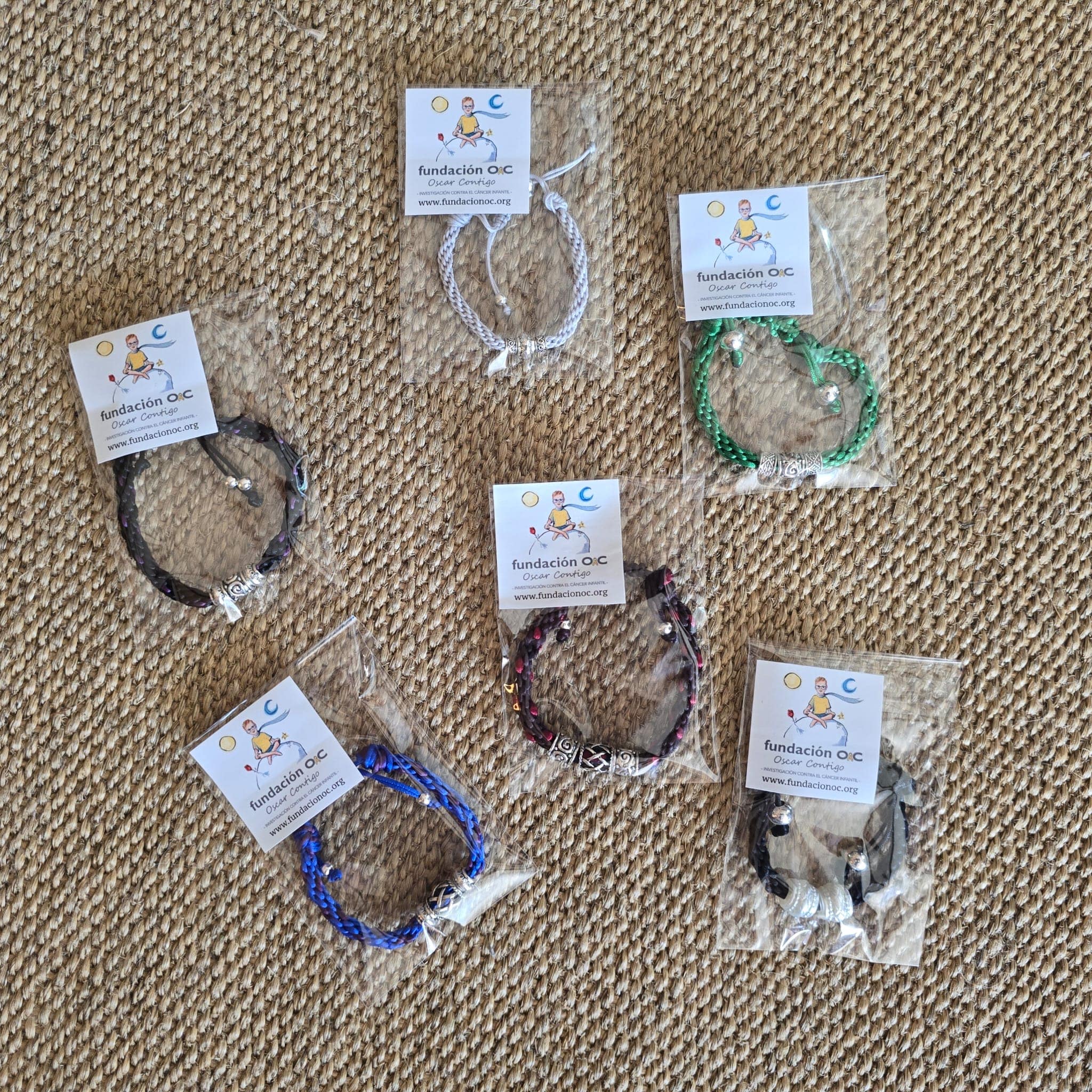 Pulseras solidarias contra el cáncer infantil